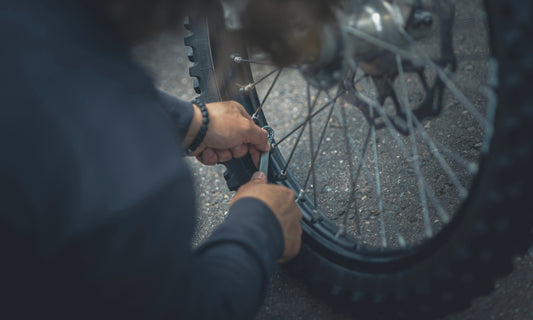 Cómo cambiar la cámara de una bicicleta